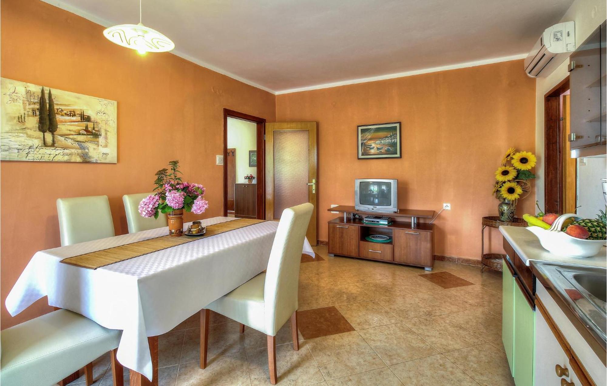 Amazing Apartment In Porec With Wifi ภายนอก รูปภาพ